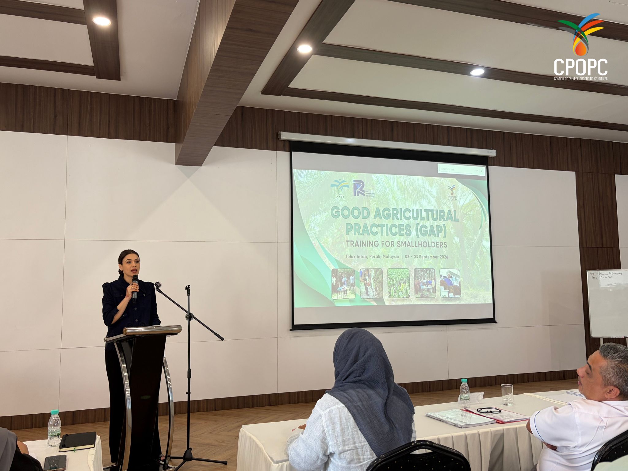 260909-132543-good-agricultural-practices-in-perak-malaysia-004.jpg